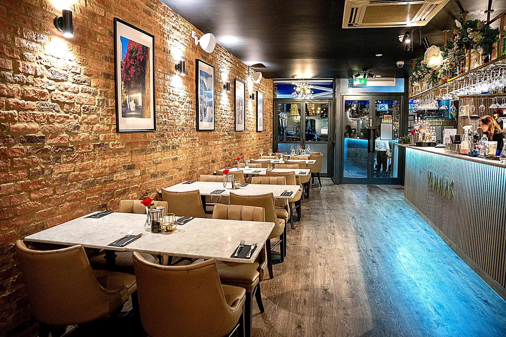 yammas-restaurant-hero